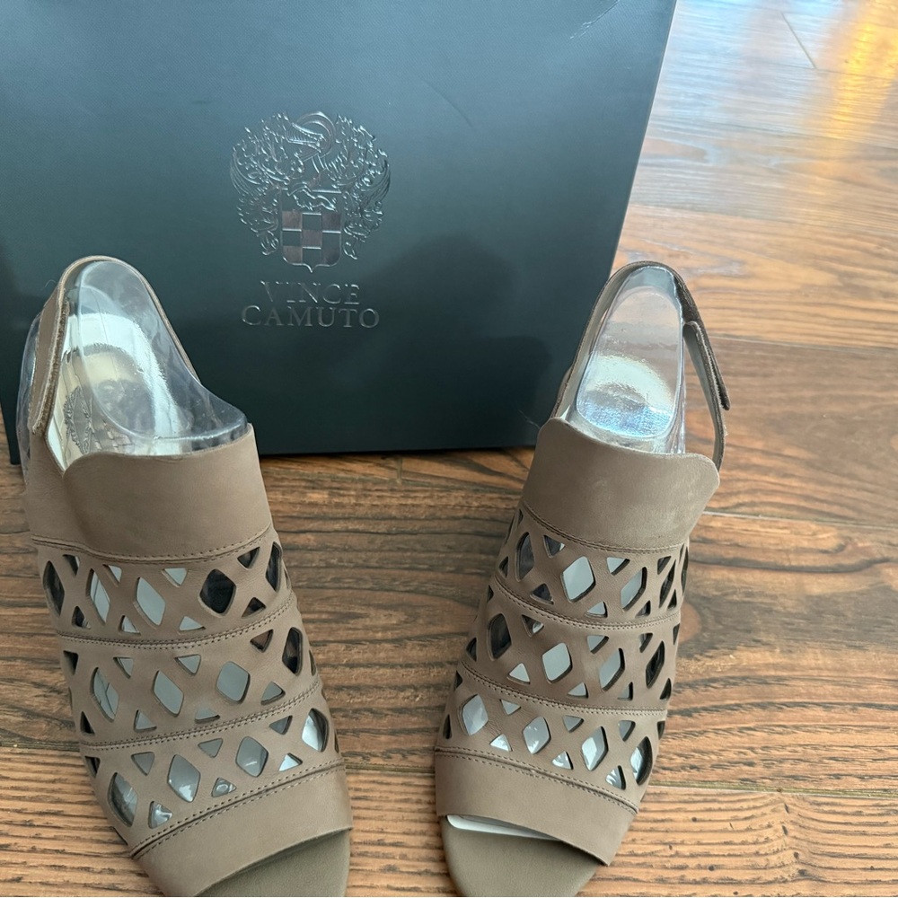 Vince Camuto Women's Brown Peep-Toe Sandals